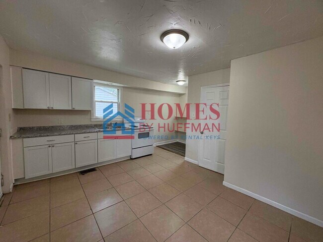 Building Photo - Three Bedroom House | Two Bathroom | Depos...