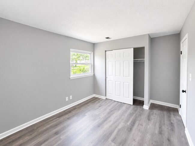 Building Photo - 3116 Houston Dr