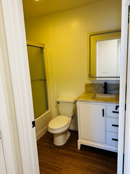 Building Photo - 5252 Balboa Arms Dr