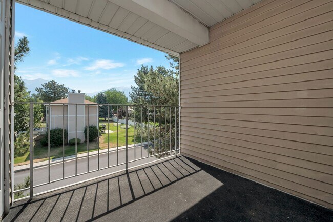 Building Photo - 9118 S Scirlein Dr