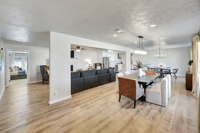 Building Photo - 715 Shell Ave