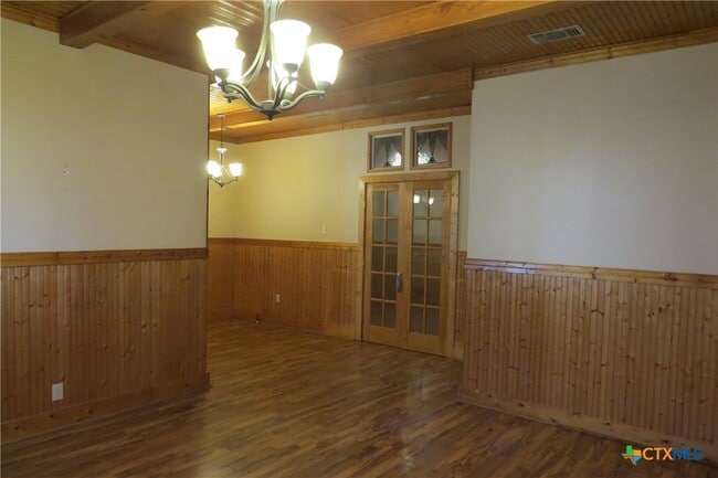 Building Photo - 202 S Mesquite St