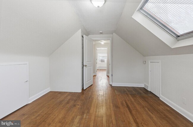 Building Photo - 10626 S Dunmoor Dr