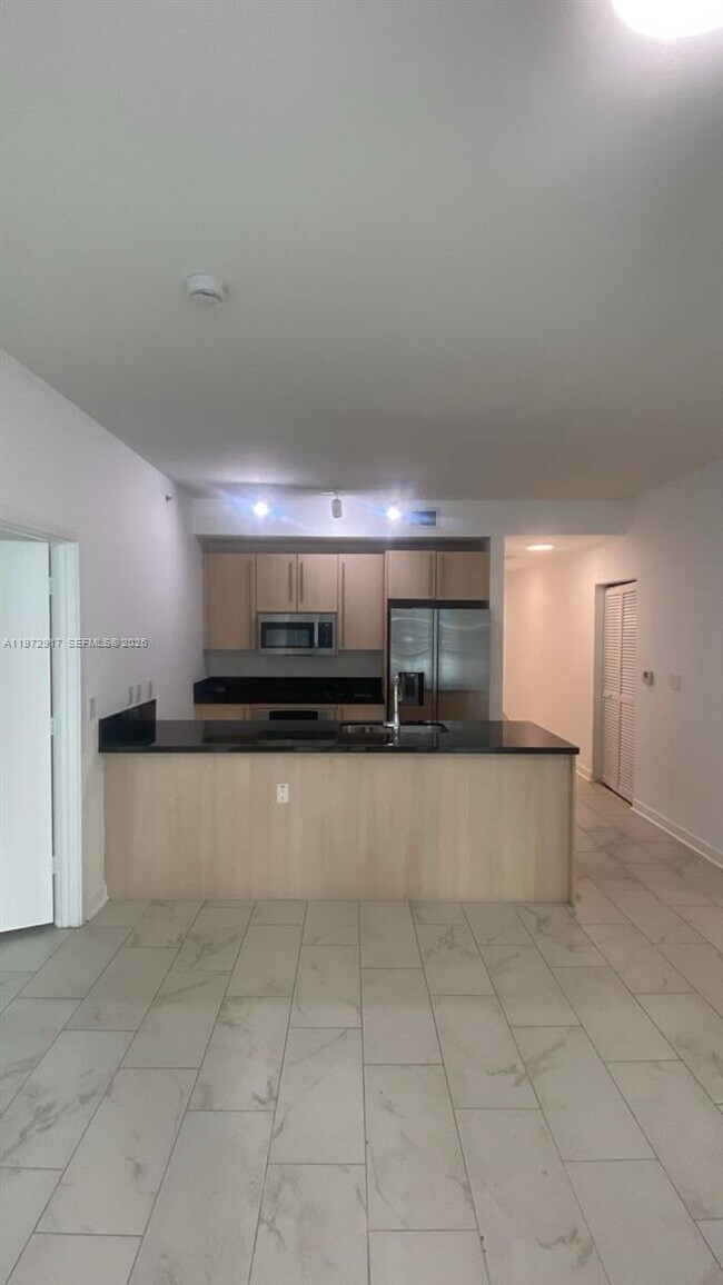 Building Photo - 1111 SW 1st Ave