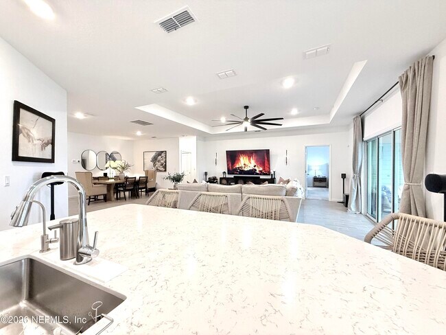 Building Photo - 9797 Giada Dr