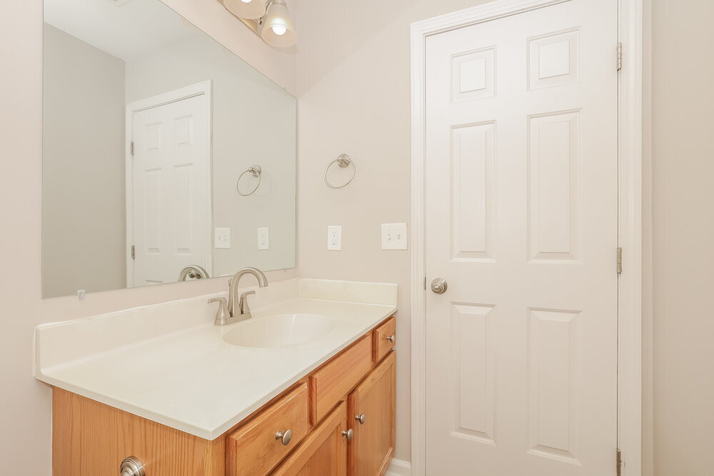 Building Photo - 712 Shandale Dr