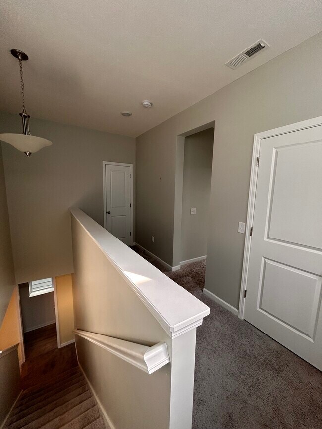 Building Photo - 1099 Valentine Ln
