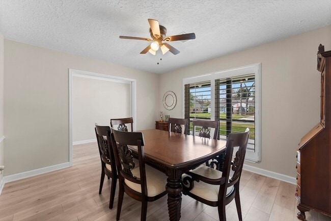 Building Photo - 28814 Holly Hill Dr