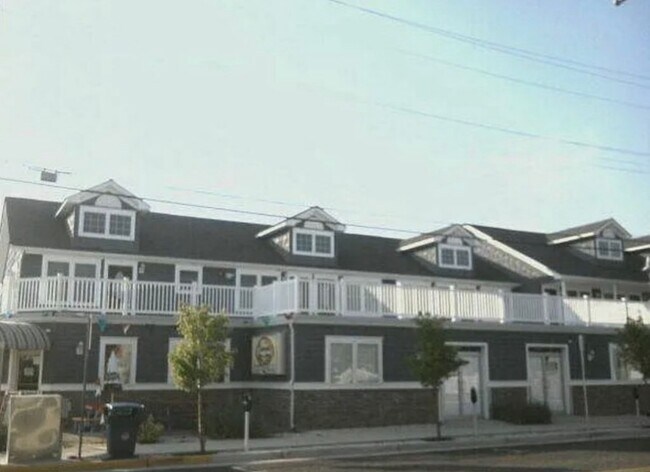 Primary Photo - 2810 Pacific Ave