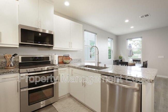 Building Photo - 4121 Sitio Flor