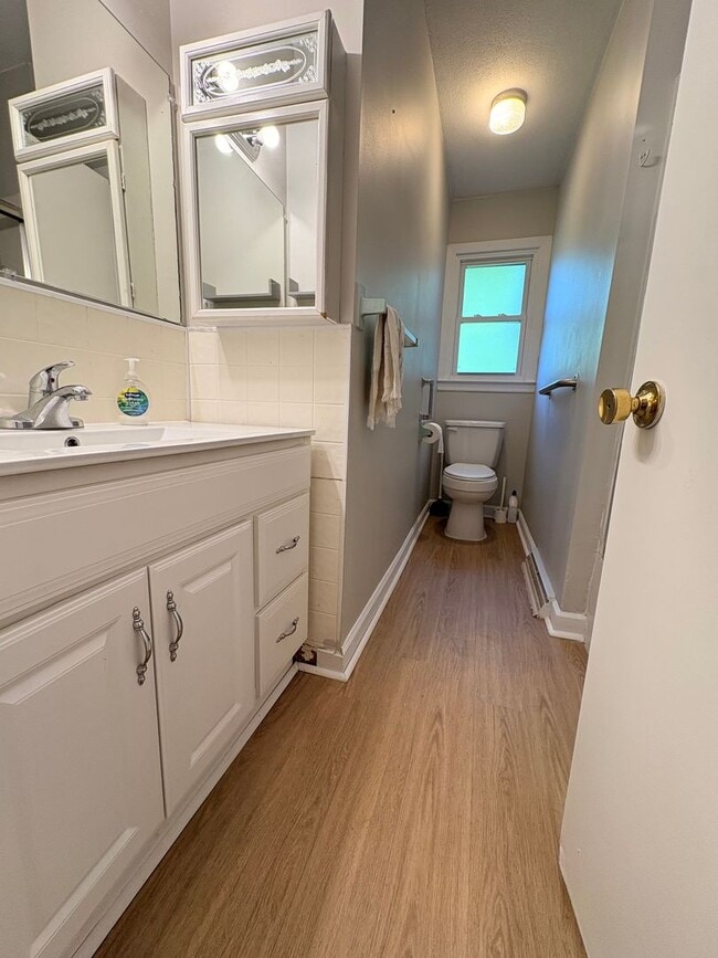 Building Photo - Charming 4-Bedroom Home with Basement and ...