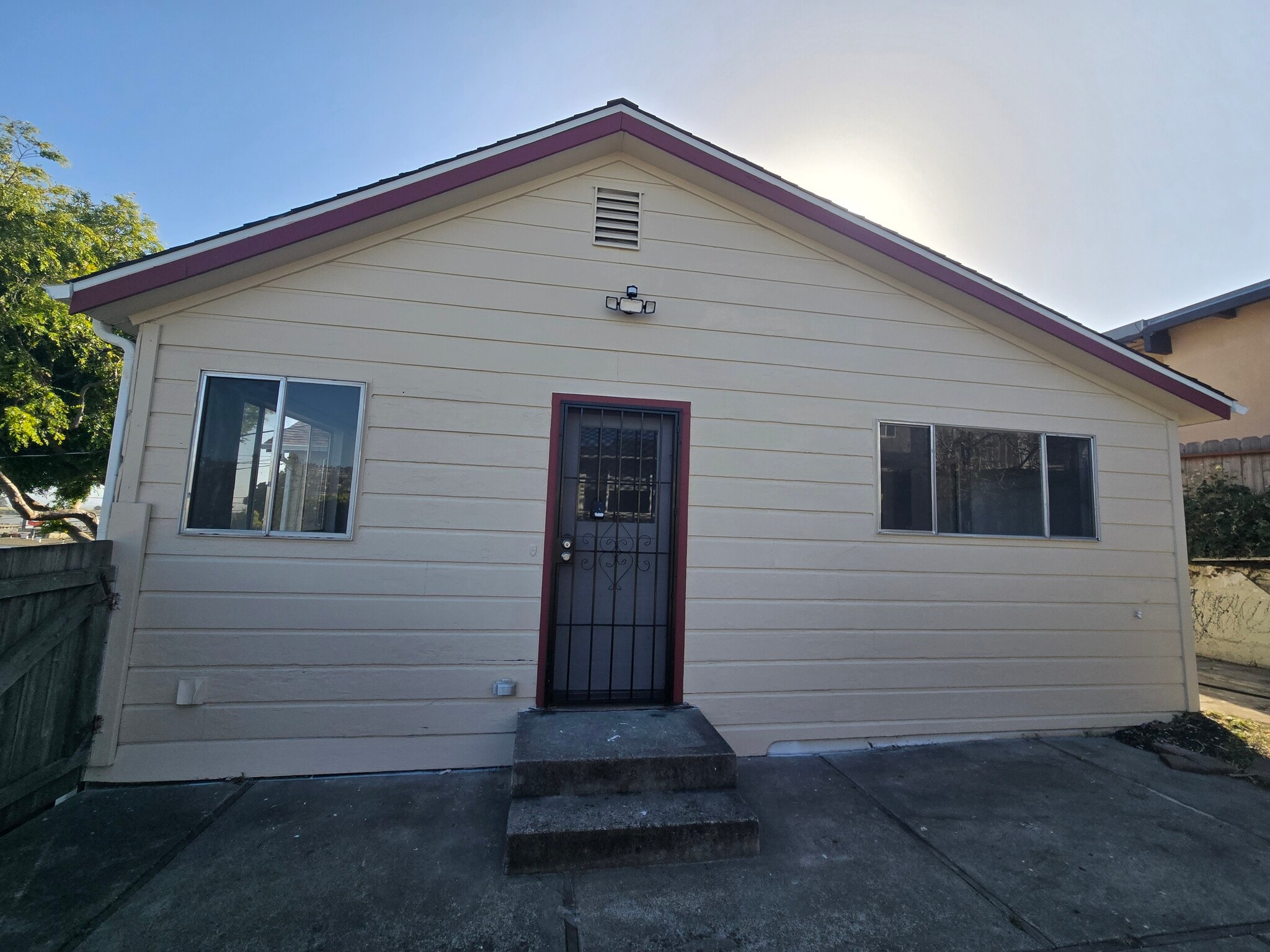 Building Photo - 5607 El Dorado Ave