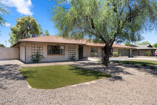 Building Photo - 5449 E Larkspur Dr