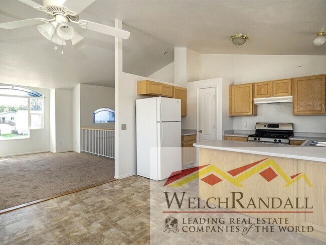 Building Photo - 5 Bedroom Riverdale Home.