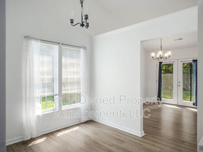 Building Photo - 147 Danzid Dr