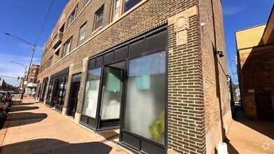 Building Photo - 1338 W Irving Park Rd