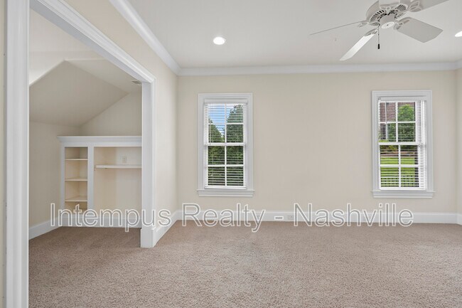Building Photo - 7 Crooked Stick Ln