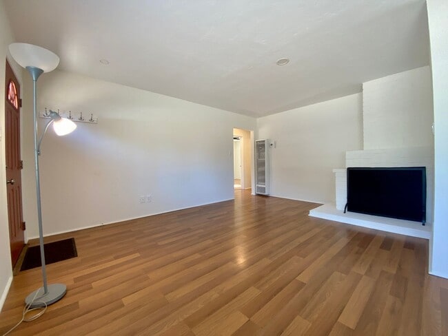 Building Photo - Charming House on 1/3 acre in El Quito Neighborhood!