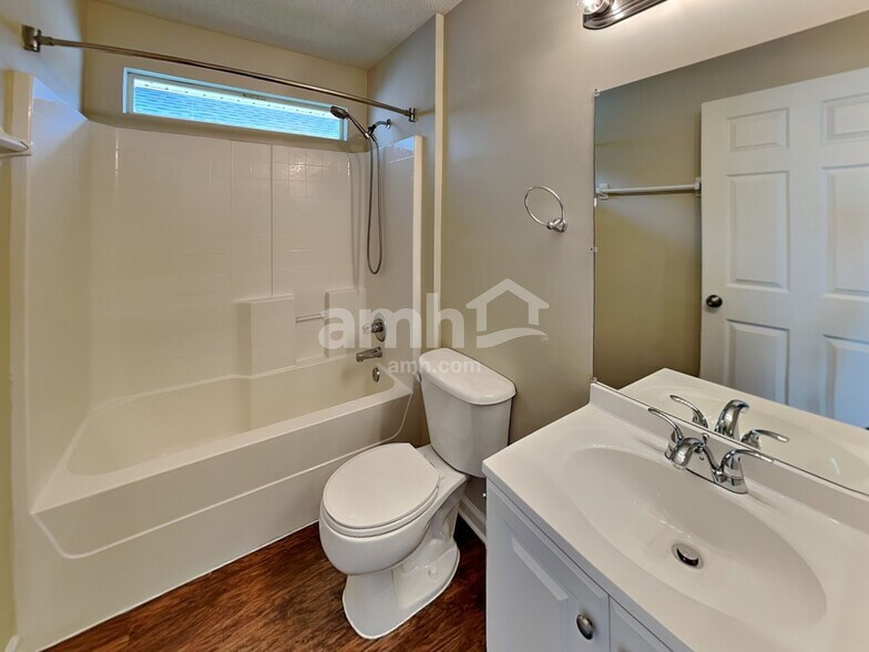 Building Photo - 2643 Creek Ridge Dr