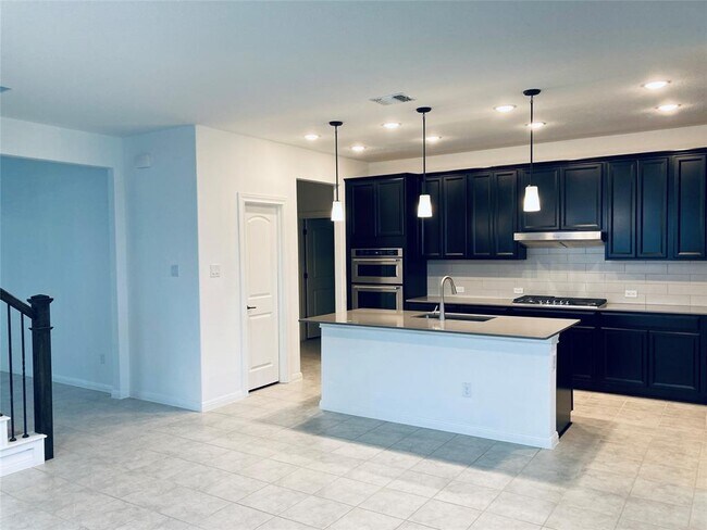 Building Photo - 110 White Aster Ct