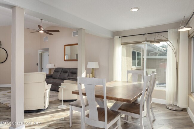 Building Photo - 33 W Melbourne Ave