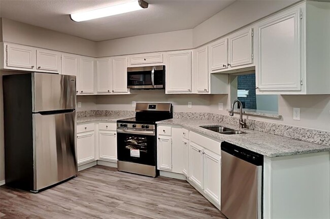 Building Photo - 3438 Havershire Dr