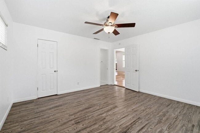 Building Photo - 6122 Nagel St