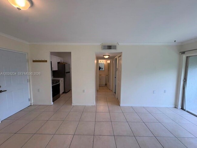 Building Photo - 1141 Lake Victoria Dr