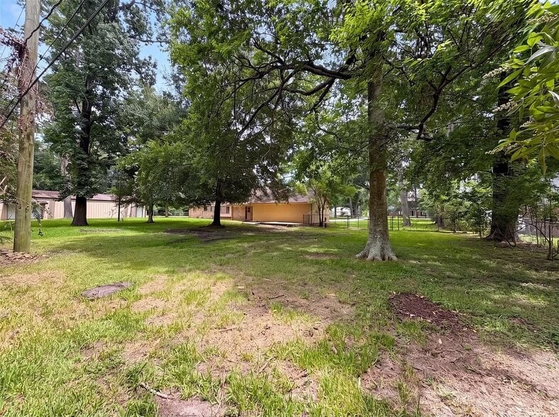 Building Photo - 11611 Mile Dr