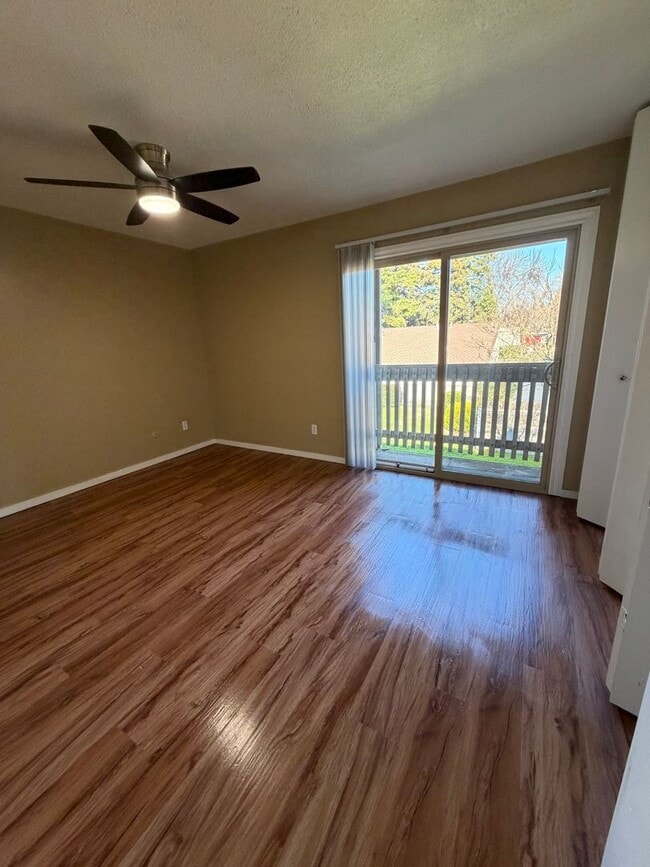 Building Photo - 2 Bedroom Condo in Natomas