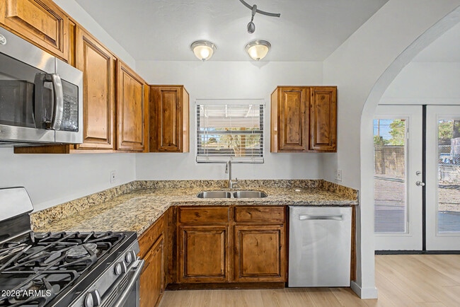 Building Photo - 156 W Highland Ave