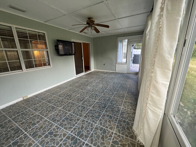 Building Photo - 3211 NW 103rd Dr