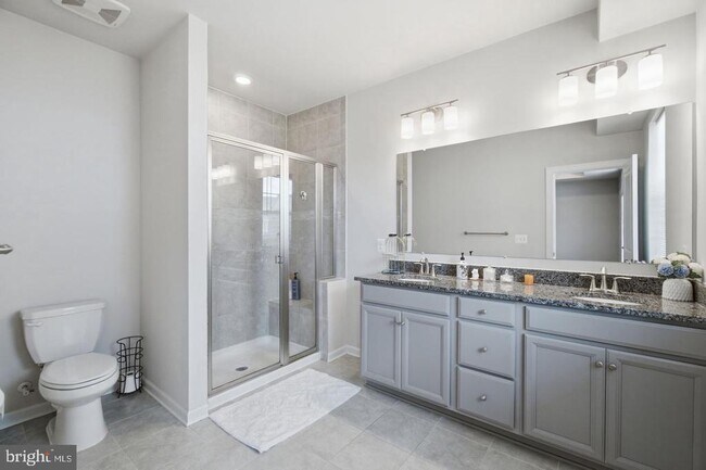 Building Photo - 4922 MacDonough Pl