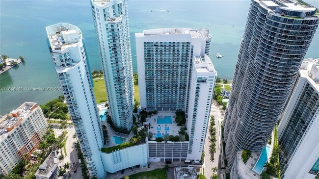 Building Photo - 1800 N Bayshore Dr