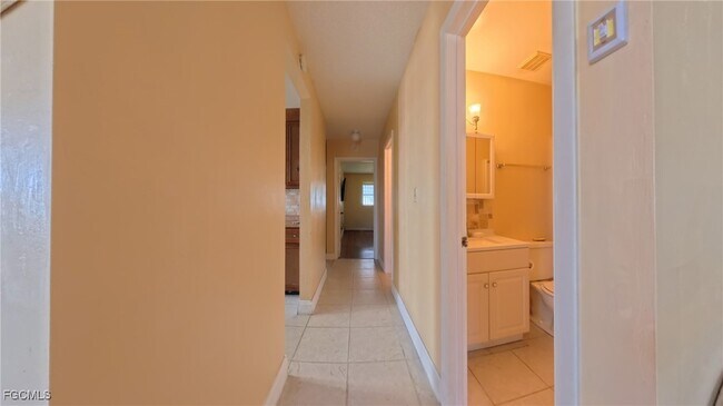 Building Photo - 10 Dawn Flower Cir