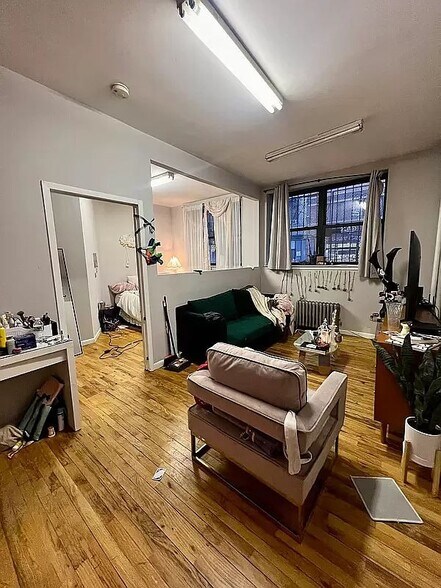 Building Photo - 161 Stanton St