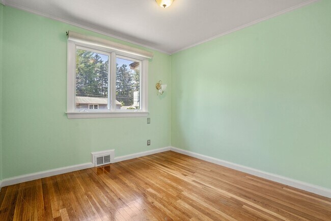 Building Photo - 63 Clifton Rd