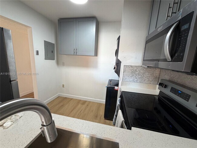 Building Photo - 440 E 23rd St