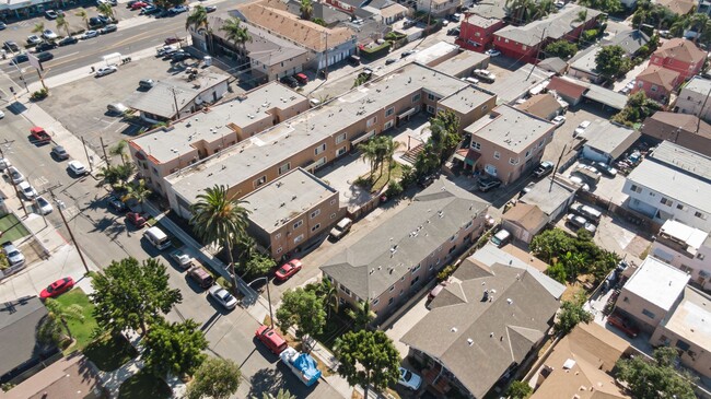 Building Photo - 731 Orange Ave