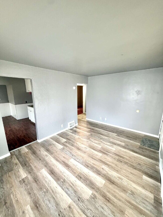 Building Photo - 3413 Clairmont St