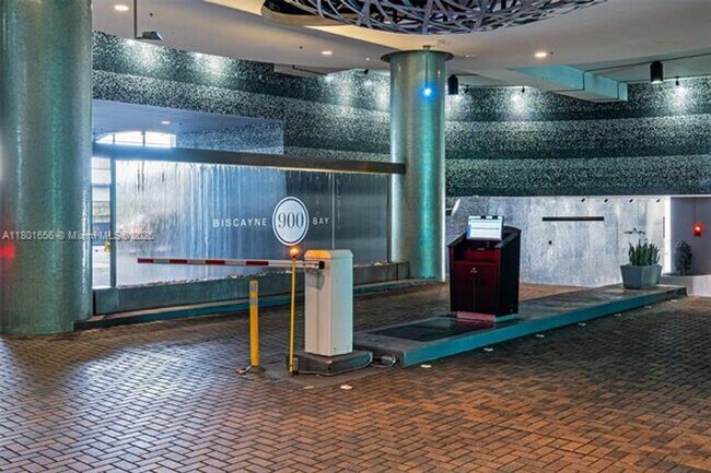 Building Photo - 900 Biscayne Blvd