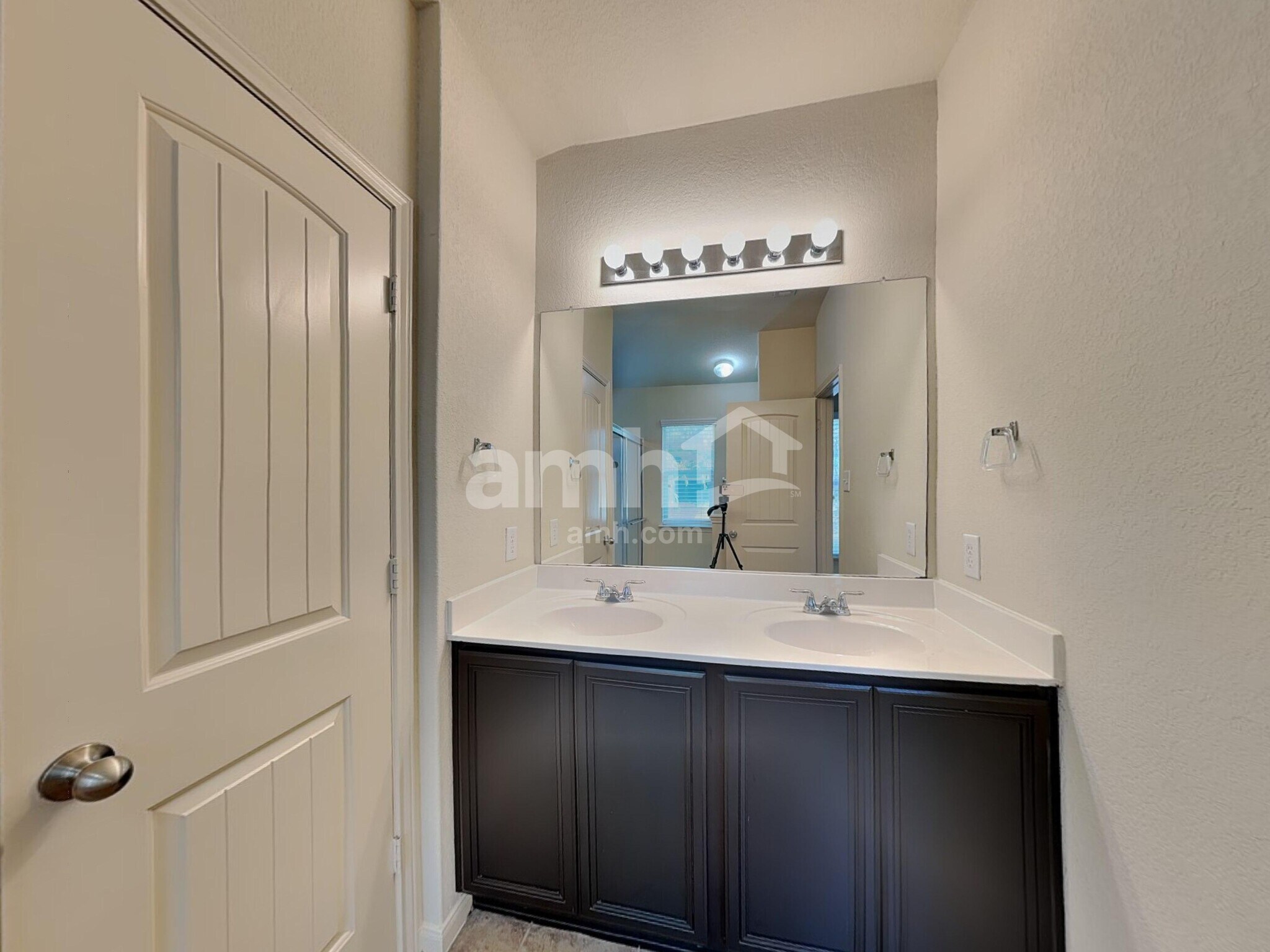 Building Photo - 2129 Hazelwood Dr