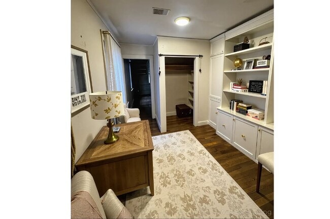 Building Photo - 1027 West St