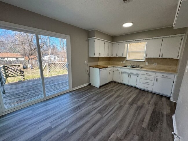 Building Photo - all Brand New 4 bed 1 bath converted garage, deck in back , large backyard in MWC!