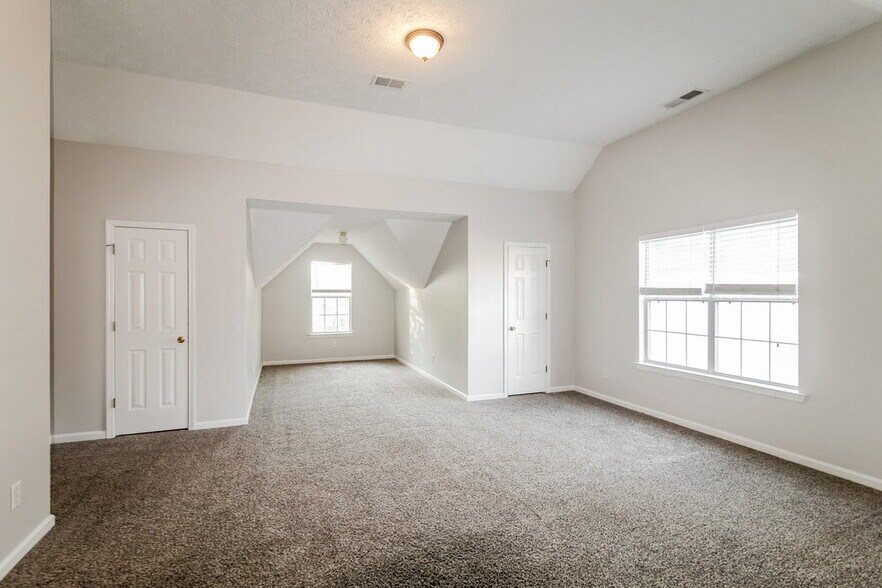 Building Photo - 670 Compton Ln