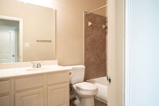 Building Photo - 5211 Belvedere Dr