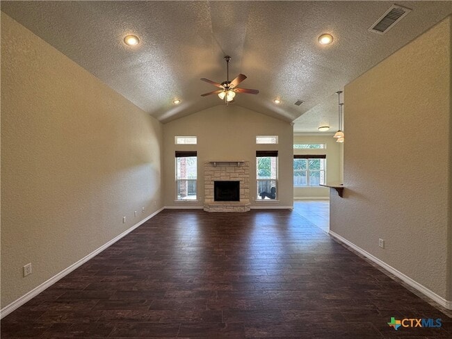 Building Photo - 2536 Mugho Dr