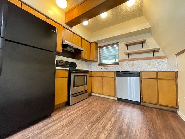 Building Photo - Affordable 2 bed in Arts District