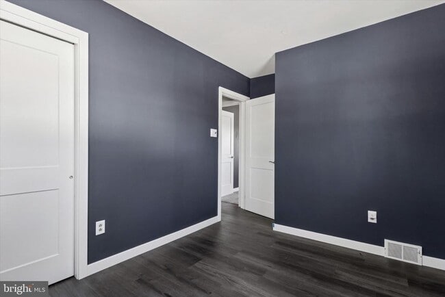 Building Photo - 17 McLaughlin Dr