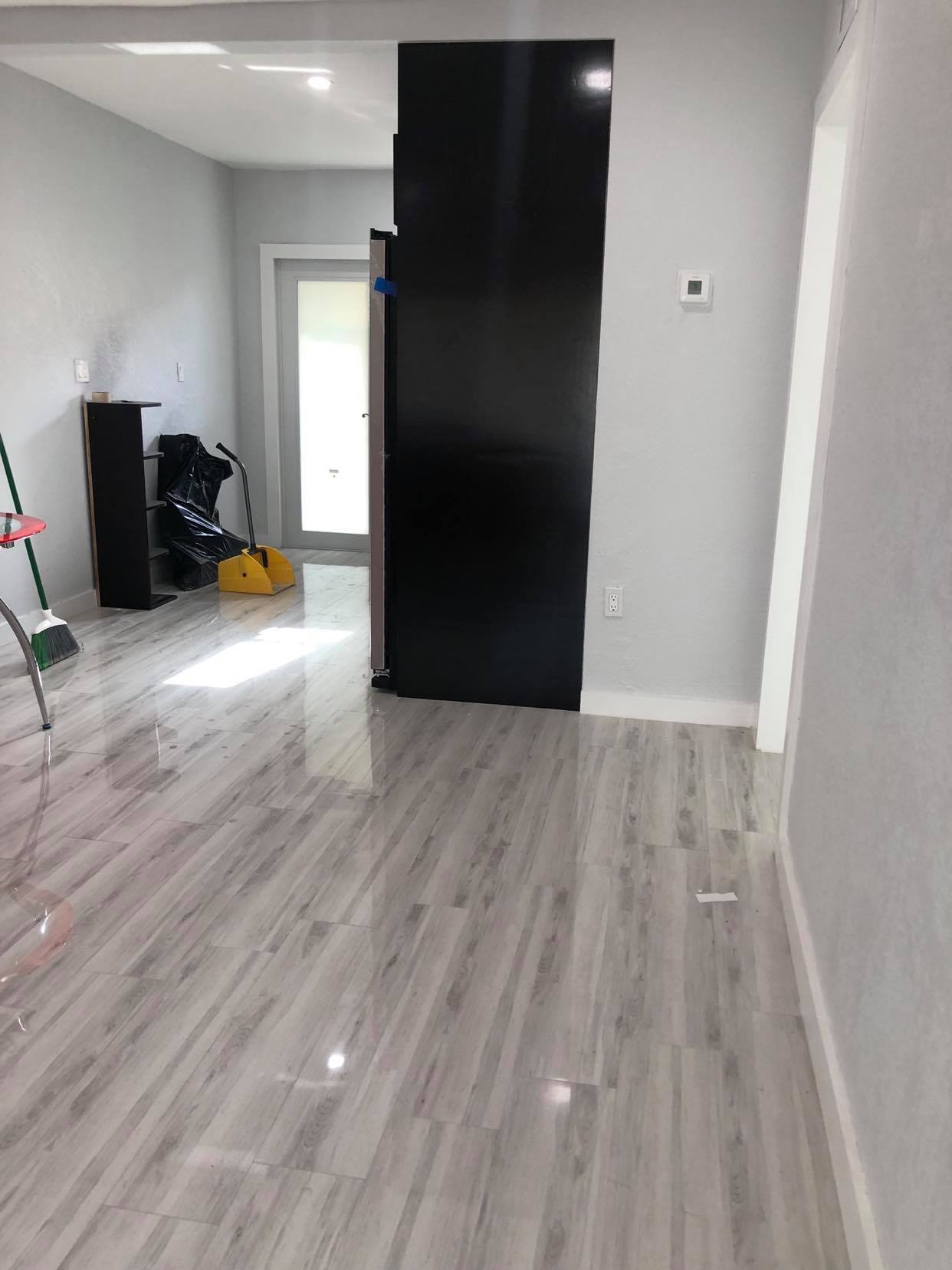 Building Photo - 634 SE 4th Pl